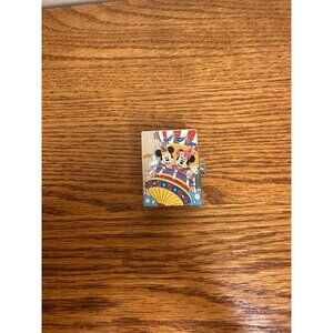Disney Pin - 2021 Quarterly Passholder - Magic Kingdom - Mickey and Minnie Mouse